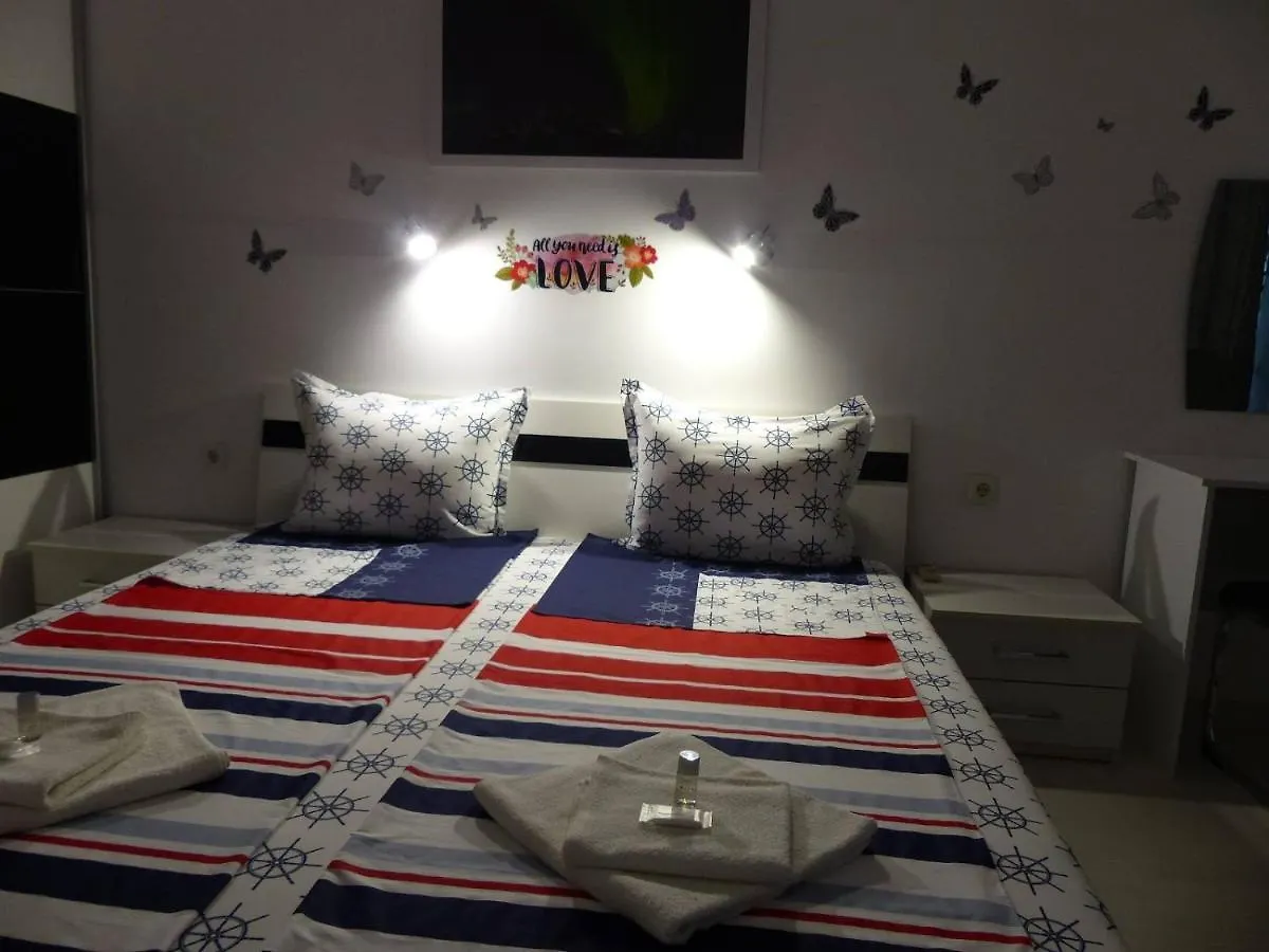 Apartament Holiday ブルガス